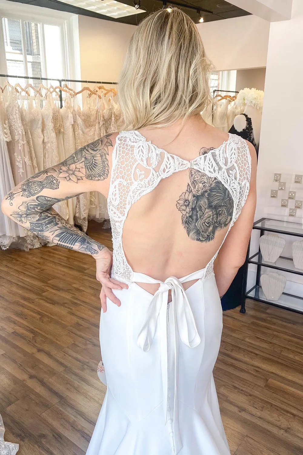 Glamorous A-Line Wedding Dress Spaghetti-Straps With Lace Appliques