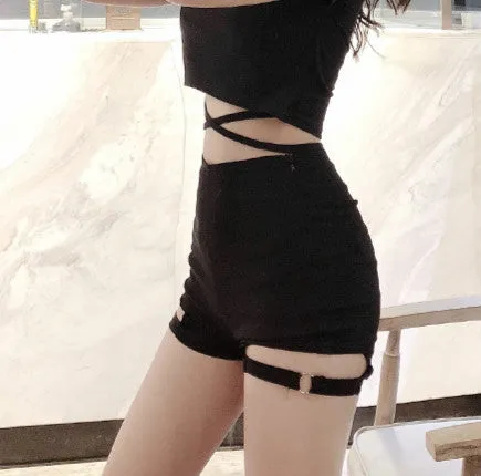 Retro strap black T-shirt Plaid Fold Pleated Skirt pants and belt
