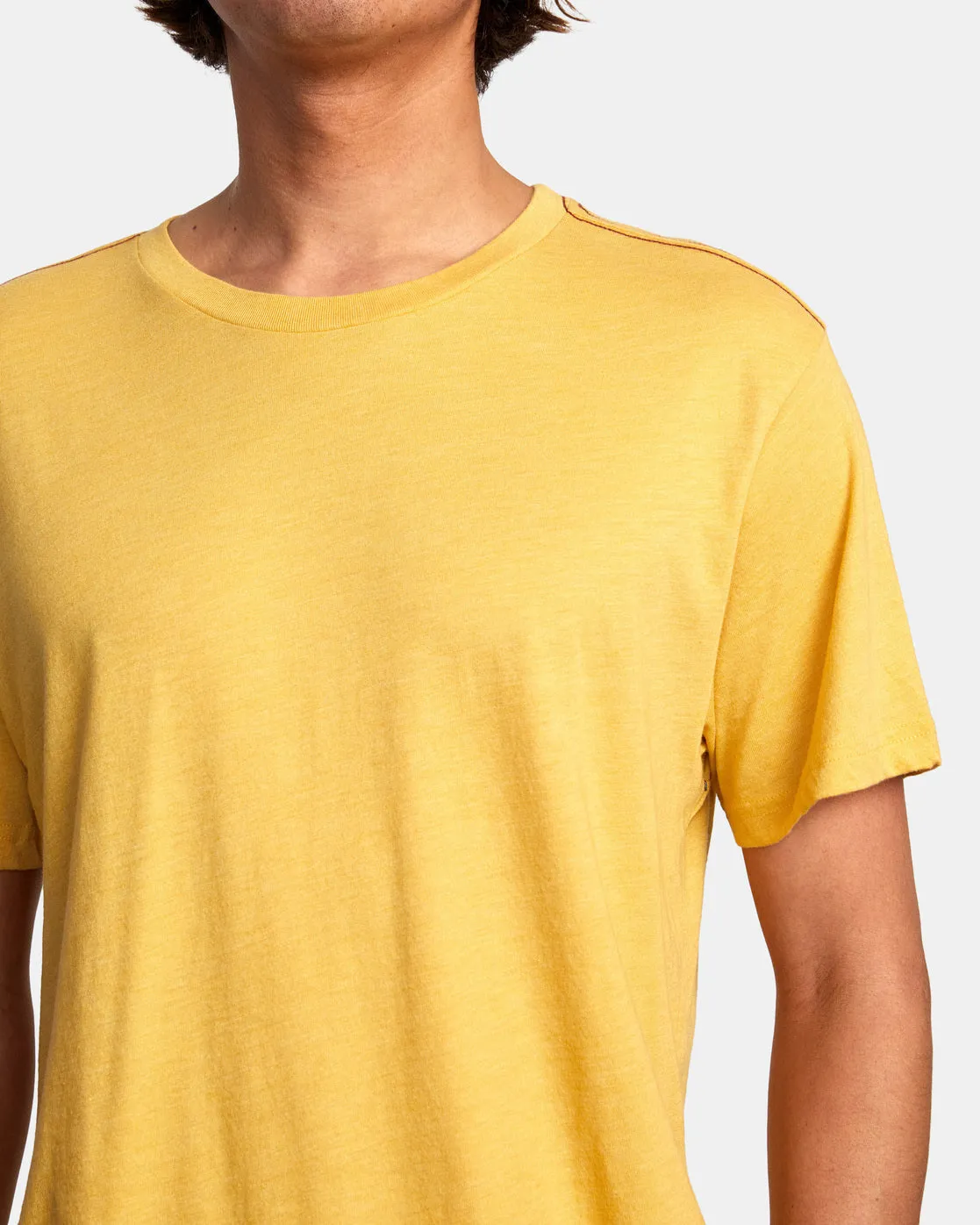 Solo Label Tee - Vintage Gold